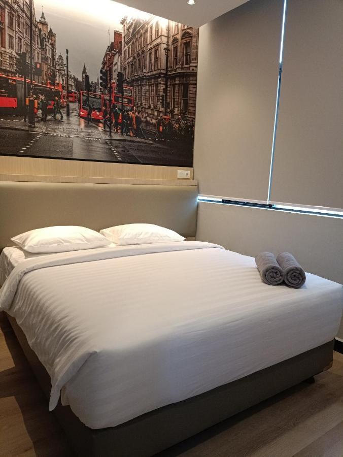 Odua Golden Mansyur Medan Hotel Buitenkant foto